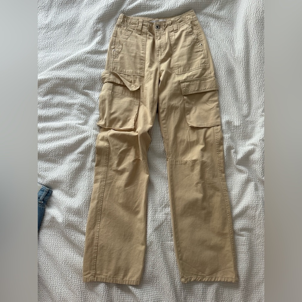 NWOT BERSHKA CARGO PANTS